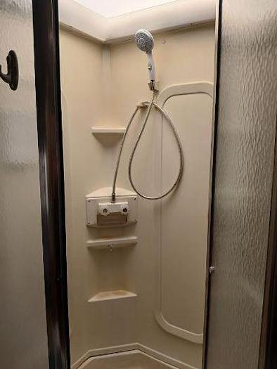 Used 2004 Four Winds Hurricane