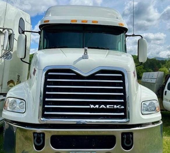 Used 2016 Mack Pinnacle CXU613