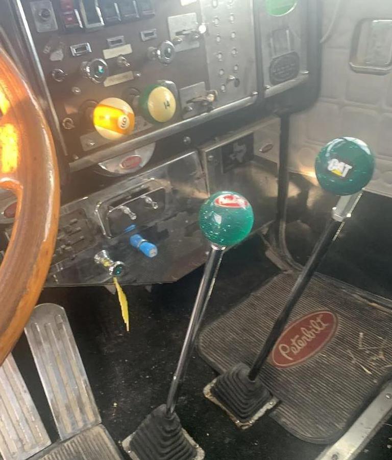 Used 1987 Peterbilt 359 Sleeper Semi Truck