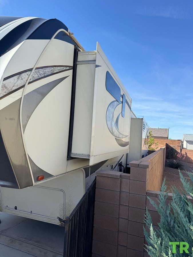 Used 2018 grand design solitude ST384GK
