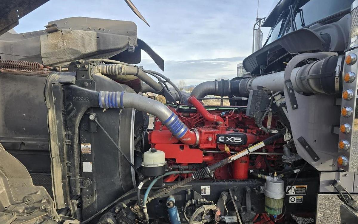 Used 2022 Kenworth W900L