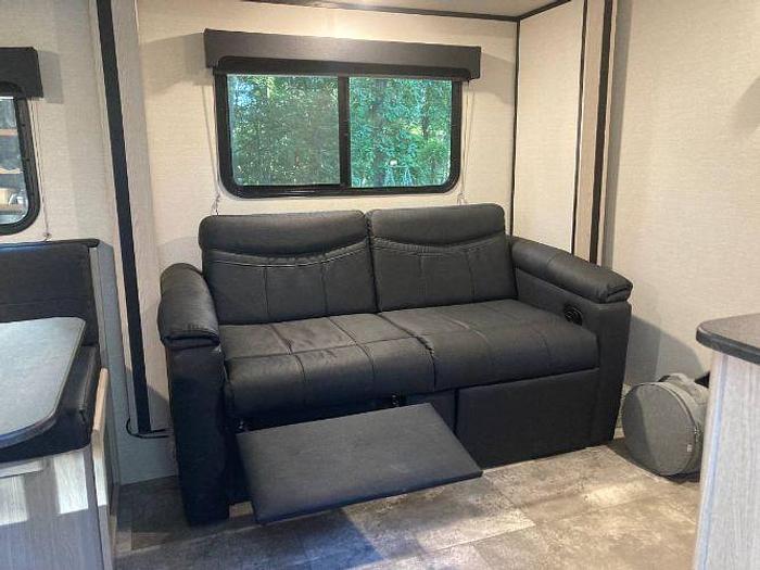 Used 2023 Coachmen Apex Nano 213RDS