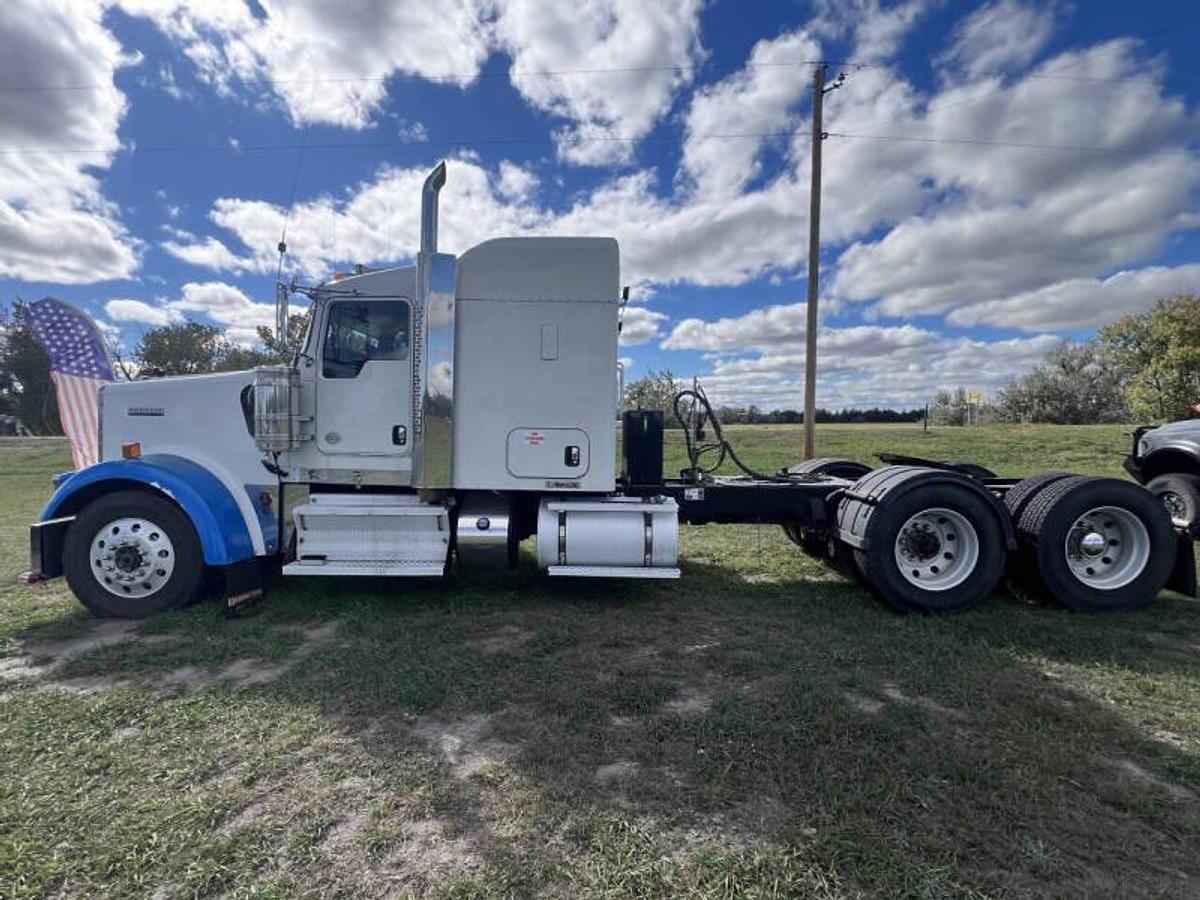 Used 2014 Kenworth W900L