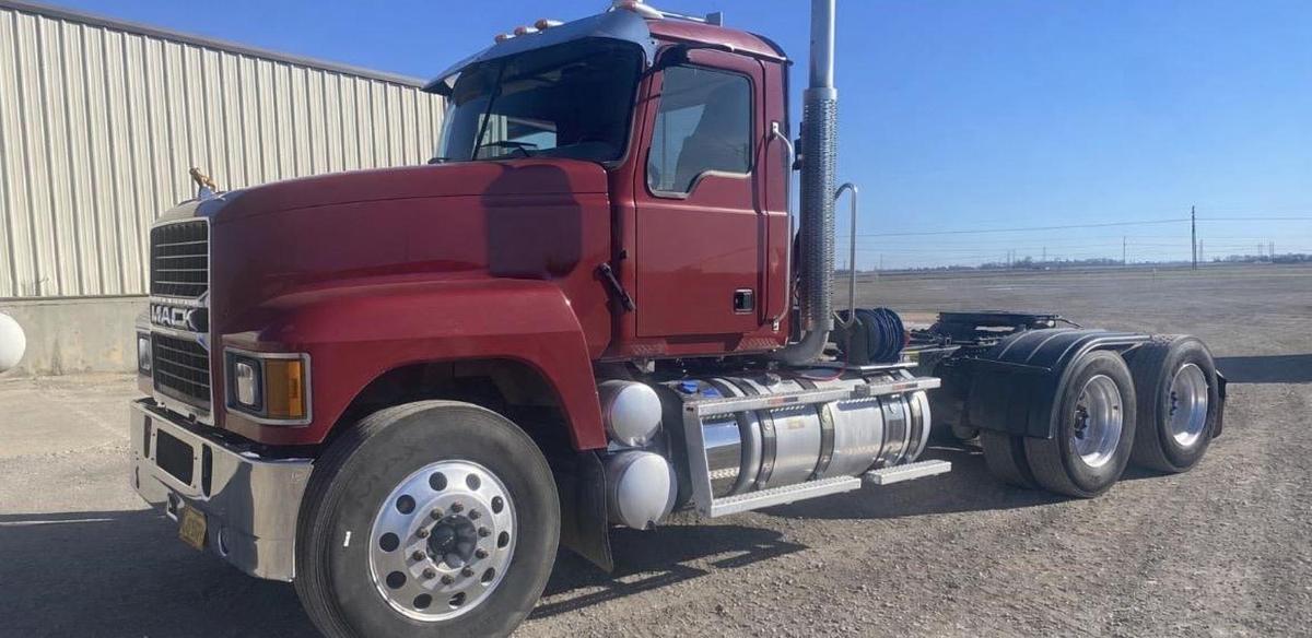 Used 2023 Mack 64T