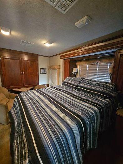 Used 2005 Fleetwood Southwind 37L