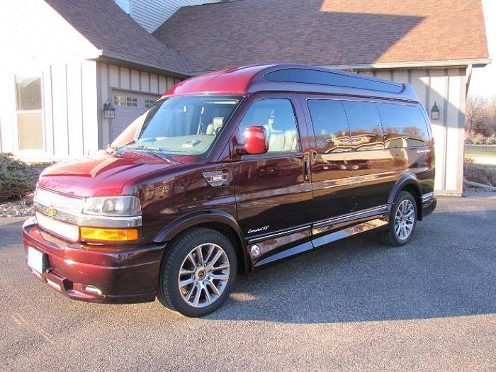 Used 2019 Chevrolet Express 2500 Cargo Van 3D