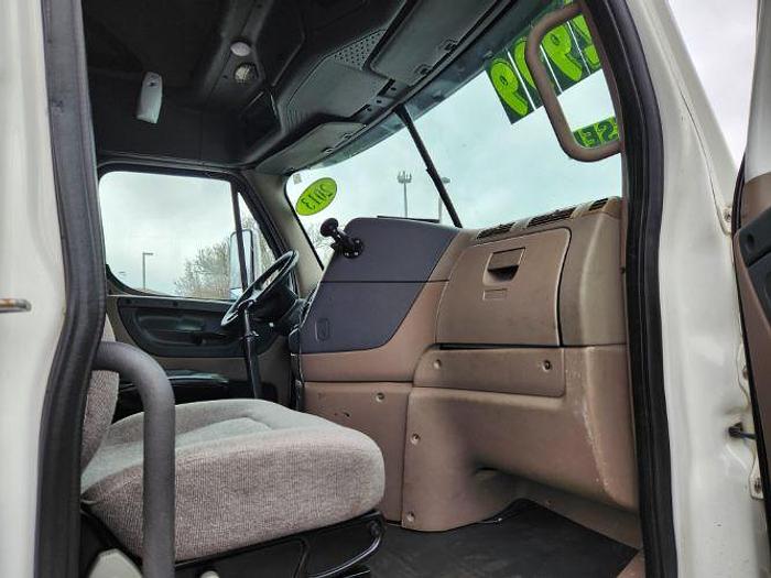 Used 2013 Freightliner Cascadia