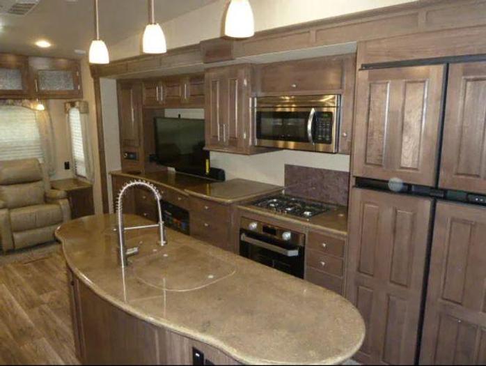 Used 2020 Northwood Arctic Fox Grande Ronde 35-5Z with a 2020 Chevrolet Silverado 3500HD 4WD