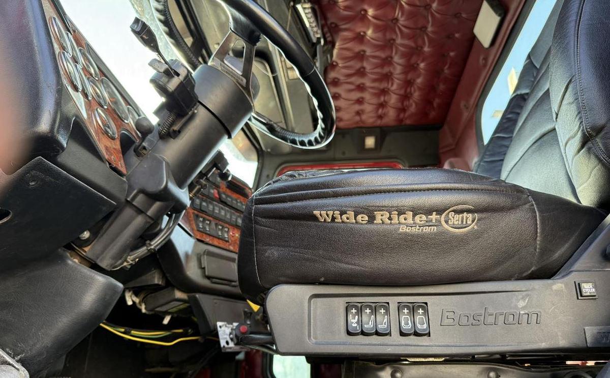 Used 2011 Western Star 4900 Day Cab