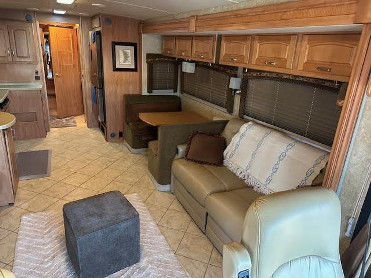 Used 2008 Winnebago Tour 40KD Class A Motorhome