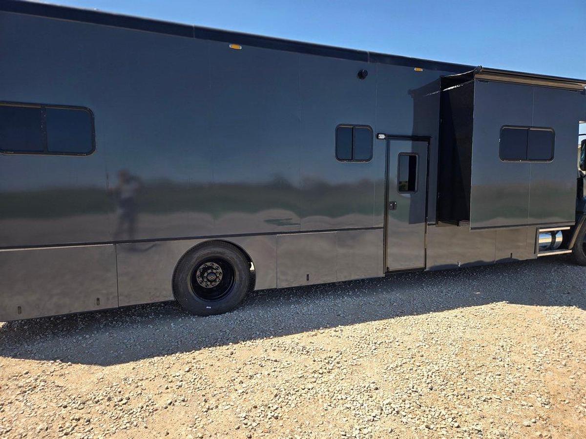 Used 2001 Freightliner Columbia Toterhome