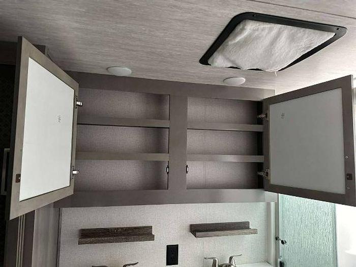 Used 2021 Keystone Montana 3761FL