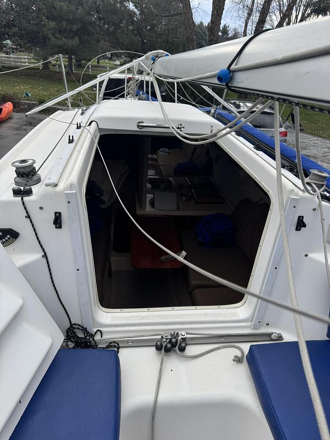 Used 2004 MacGregor 26m Sailboat