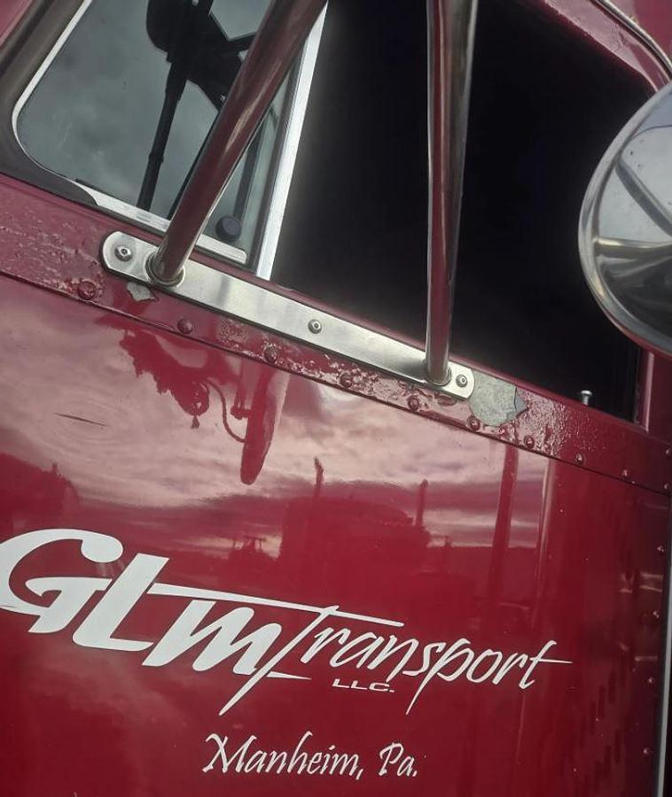 Used 2001 PETERBILT 379EXHD Conventional Sleeper Semi