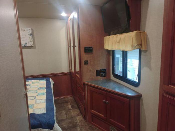 Used 2014 Winnebago Sightseer 35C