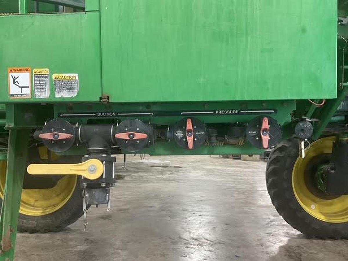 Used 2001 John Deere 4710 Self Propelled Sprayer