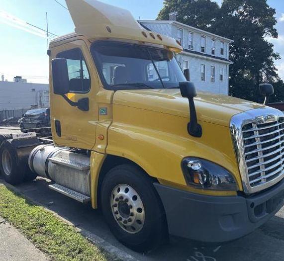 Used 2016 Freightliner Cascadia 125
