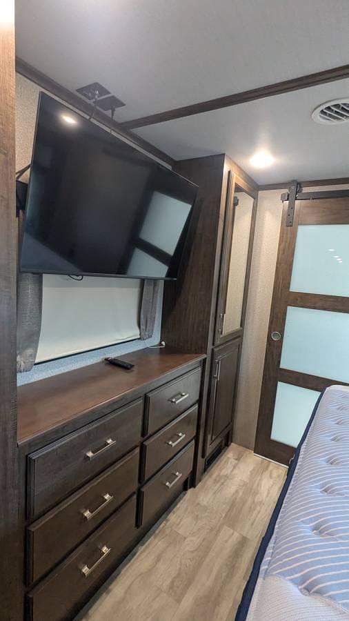 Used 2020 Grand Design Solitude 380fl