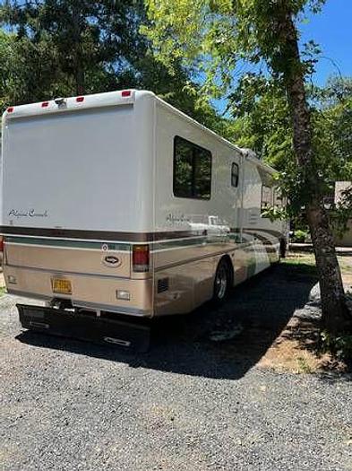 Used 2001 Alpine Coach