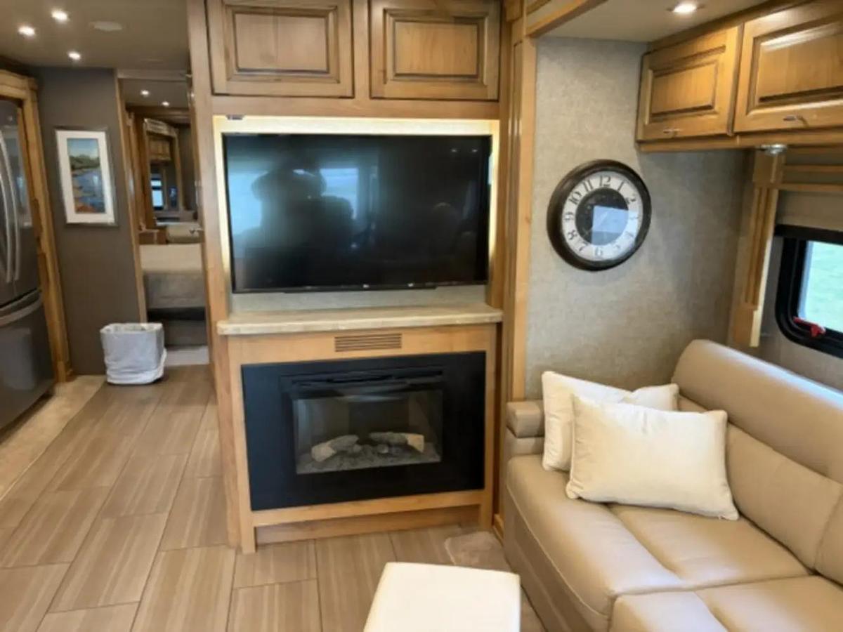 Used 2019 Tiffin Allegro Red 37PA