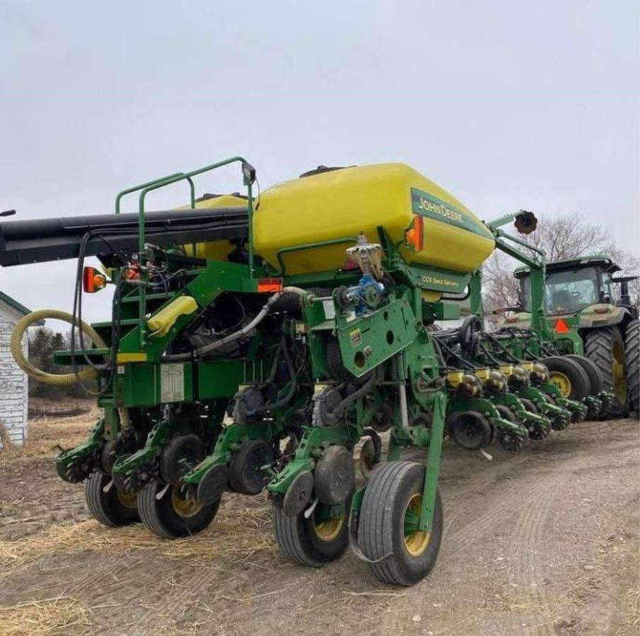 Used 2011 JOHN DEERE 1770NT