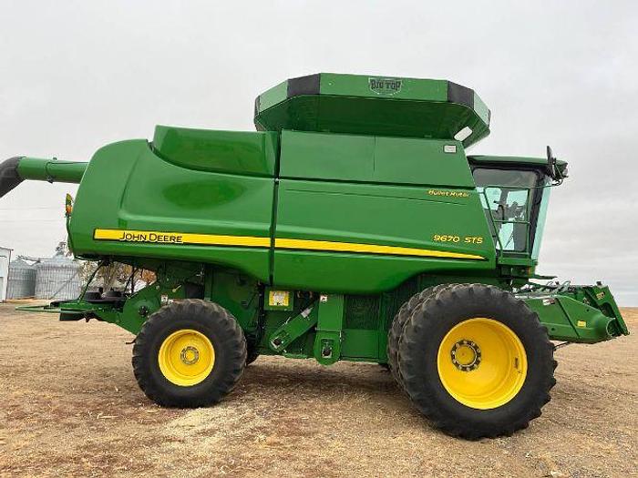 Used 2009 JOHN DEERE 9670 STS Combine