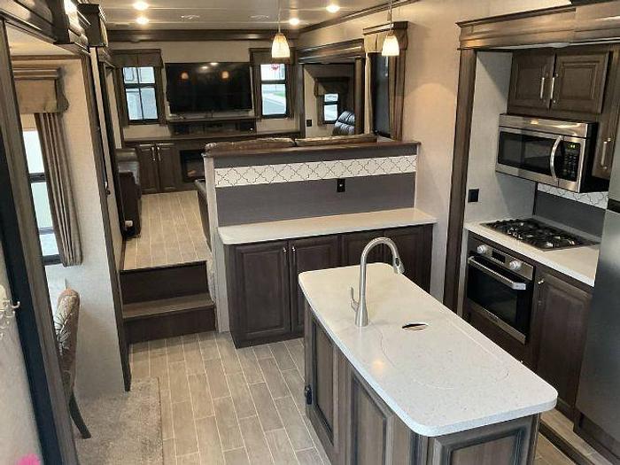 Used 2020 Keystone Alpine 3850RD