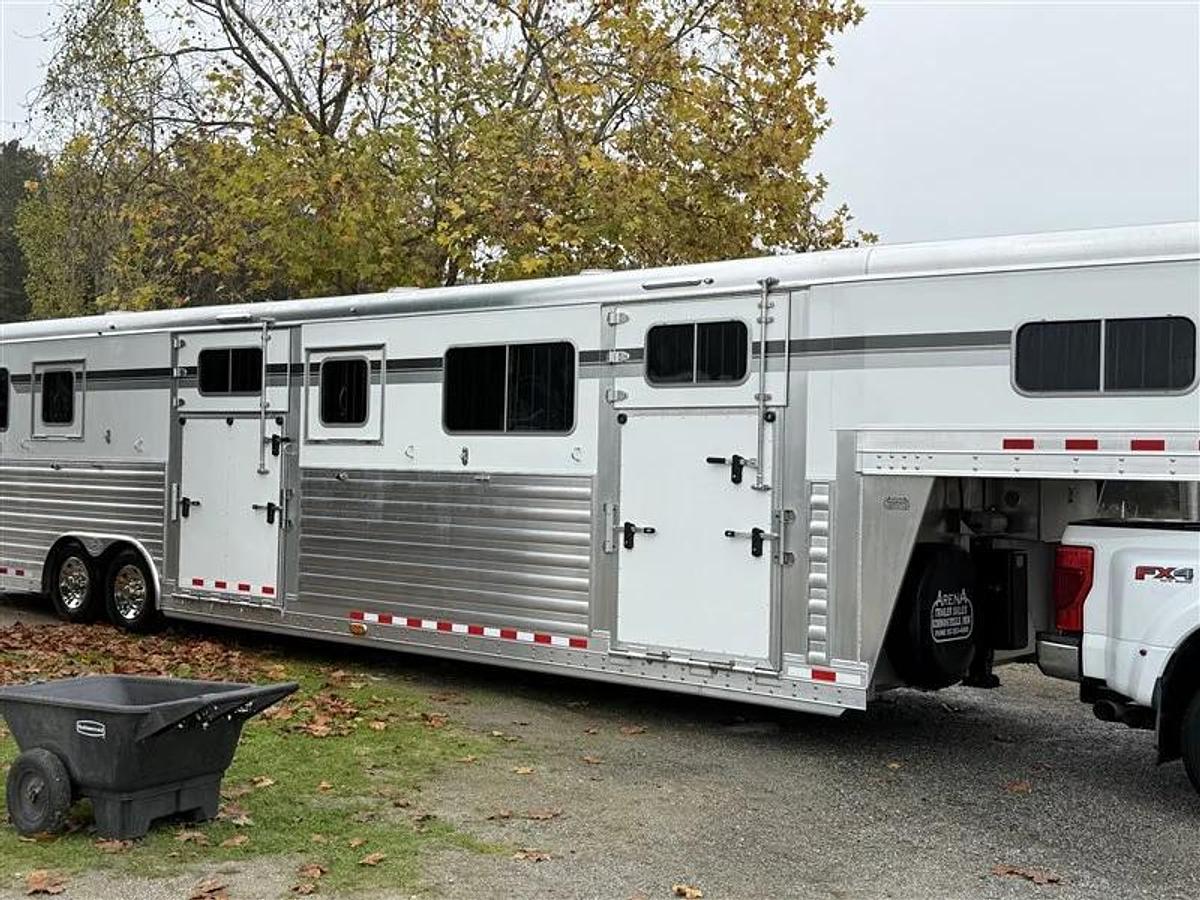 Used 2024 4 Star HTXG6H358086 9 Horse Trailer