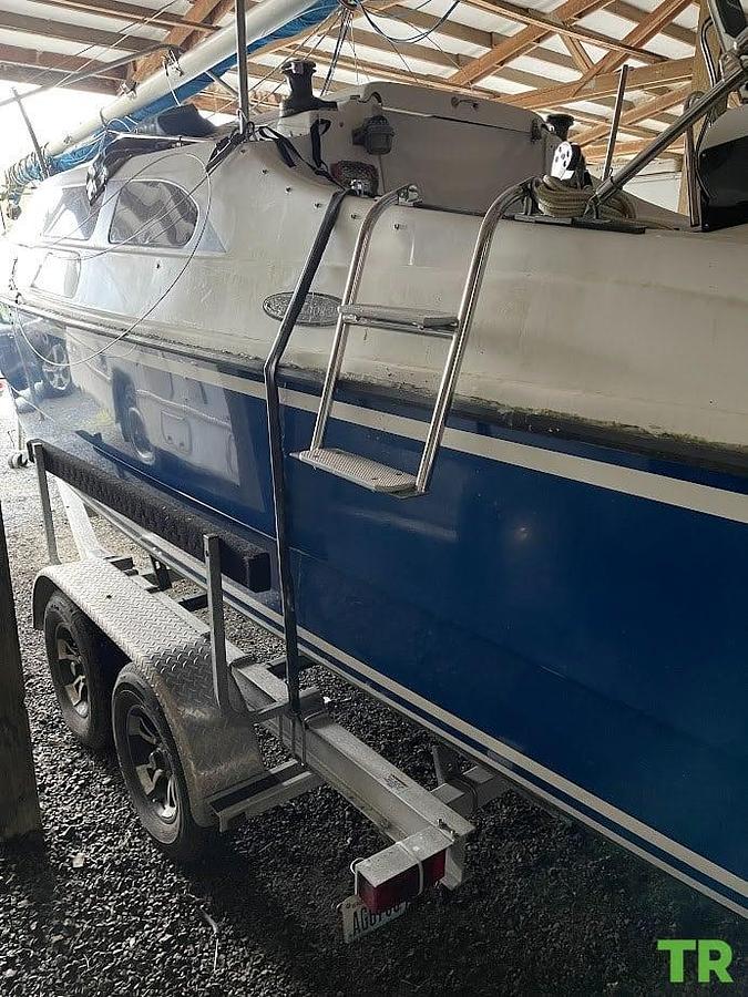 Used 2010 MacGregor 26M Trailerable Sailboat