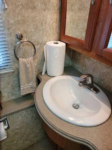 Used 2005 Coachmen Sports Coach Elite