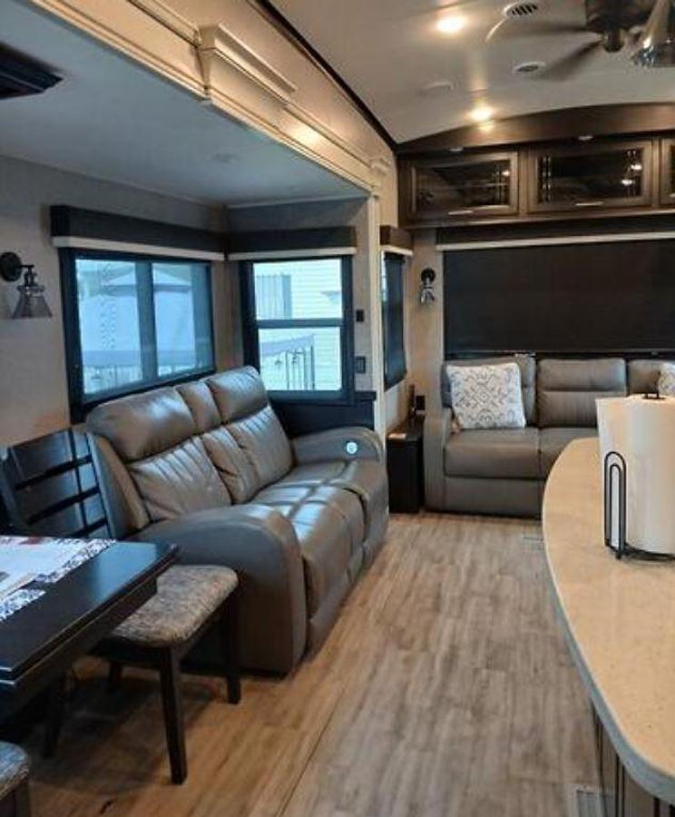 Used 2021 Jayco Pinnacle 36FBTS Fifth Wheel