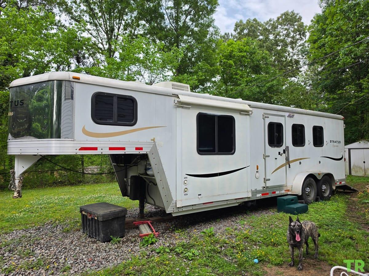 Used 2008 Bison Stratus Express 380ME 3 Horse
