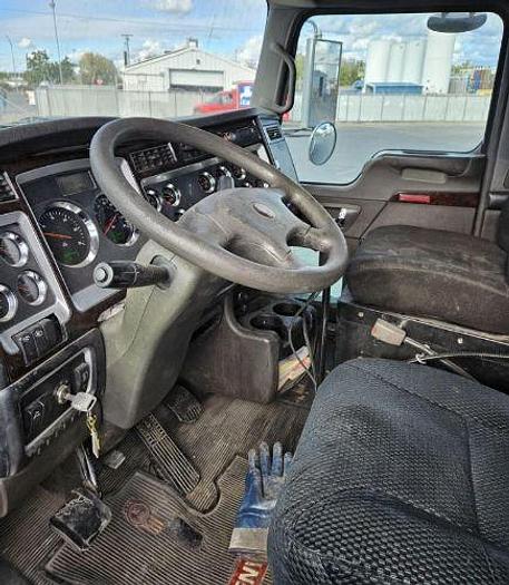 Used 2009 KENWORTH T800