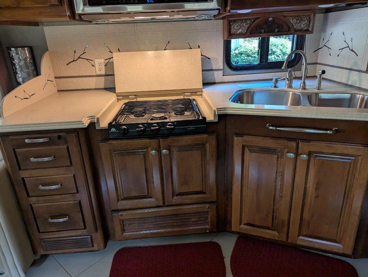 Used 2013 Tiffin Motorhomes Phaeton 40QBH