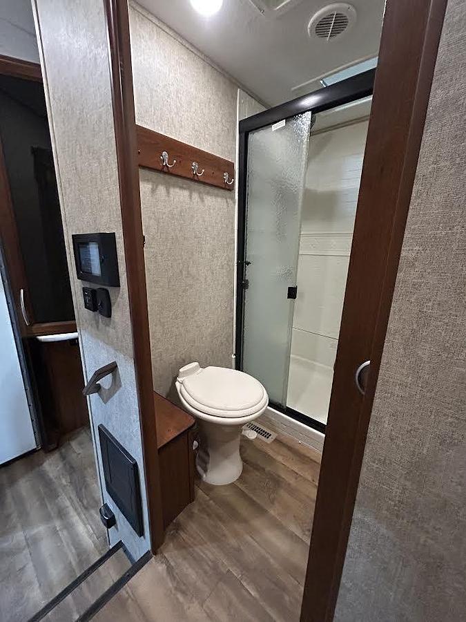 Used 2017 Forest River Wildcat 29RLX Fifth Wheel