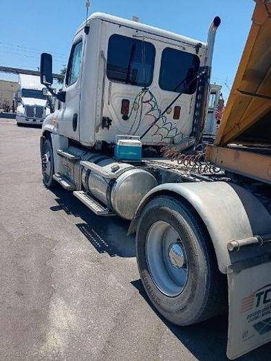 Used 2013 Freightliner Cascadia 125