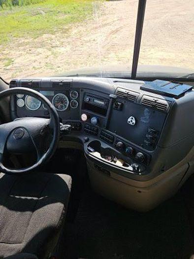 Used 2017 Freightliner CASCADIA 125 EVOLUTION