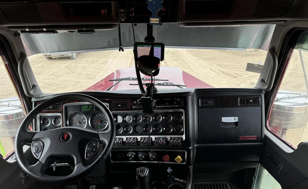 Used 2025 Kenworth W900 Sleeper Semi Truck