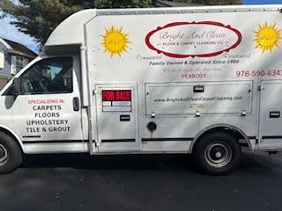 Used 2001 Chevrolet Box Truck