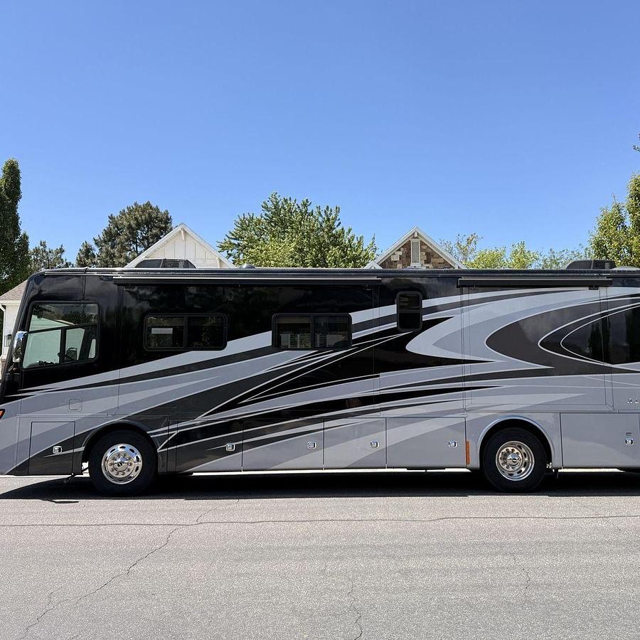 Used 2022 Tiffin Allegro RED 37BA Class A Motorhome