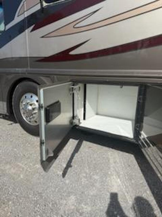 Used 2010 American Coach American Heritage 45bt