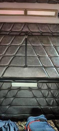 Used 2004 Freightliner Classic XL