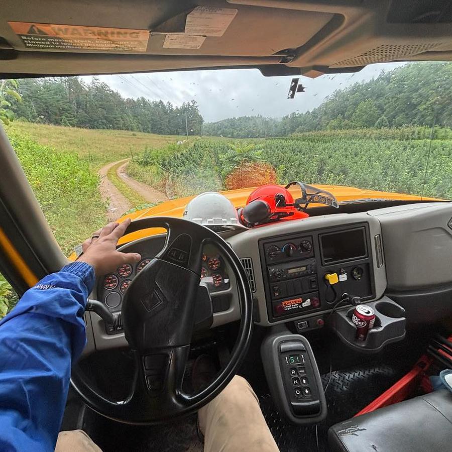 Used 2012 Petersen TL3 Lightning Loader Grapple Truck