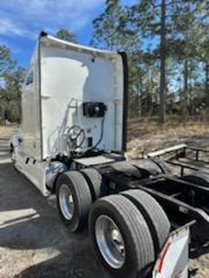 Used 2020 Kenworth T680 Conventional Sleeper Semi