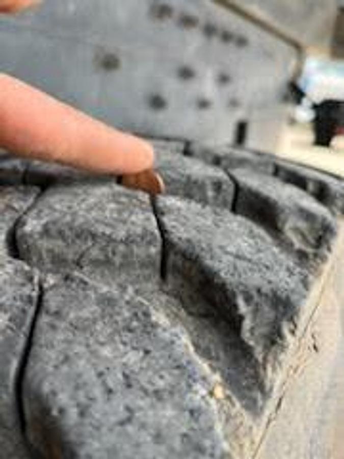 Used 2000 Freightliner FL80