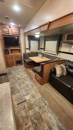 Used 2015 Forest River Rockwood Signature Ultra Lite 8281SS