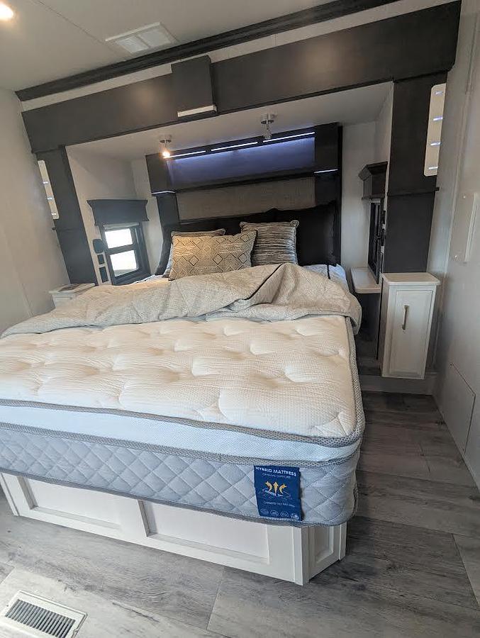 Used 2021 DRV Mobile Suites 41RKDB4