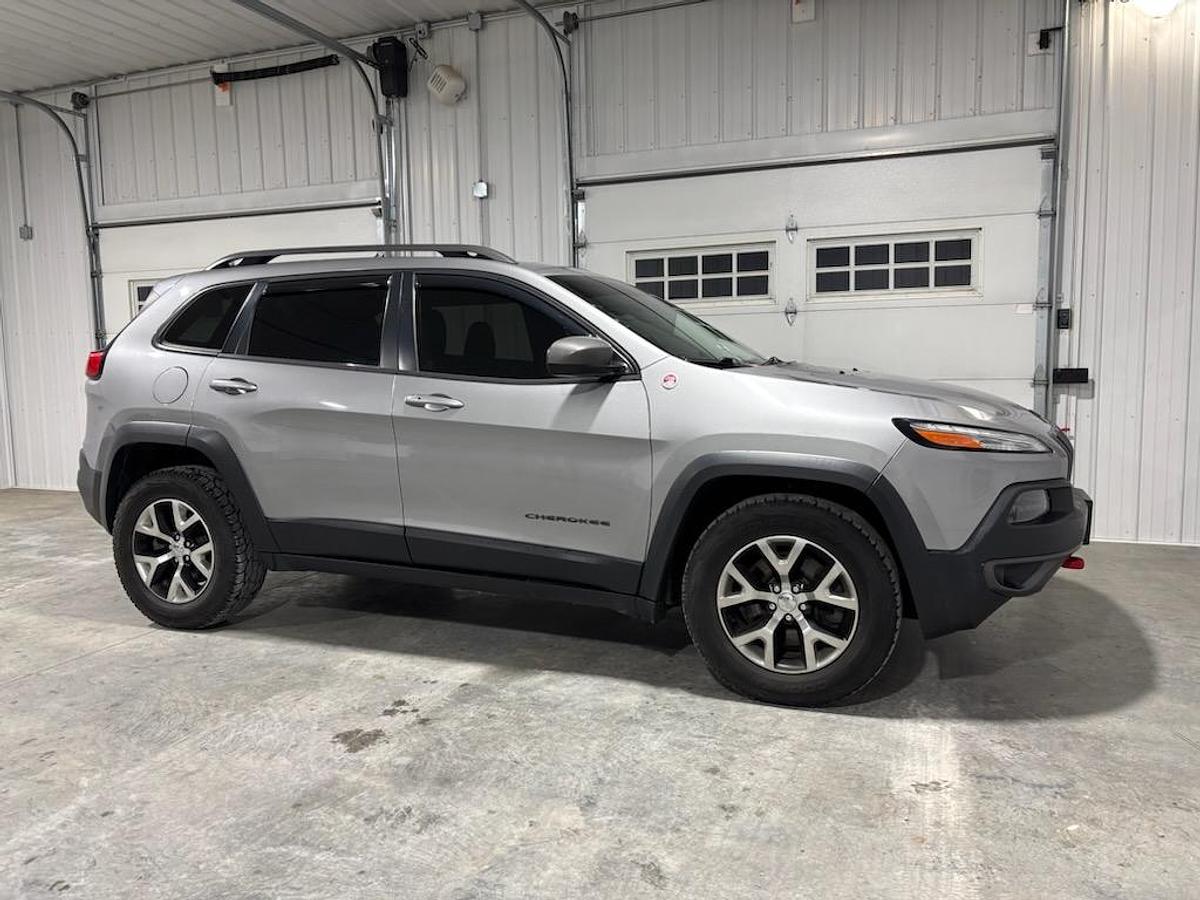 Used 2015 Jeep Cherokee Trailhawk