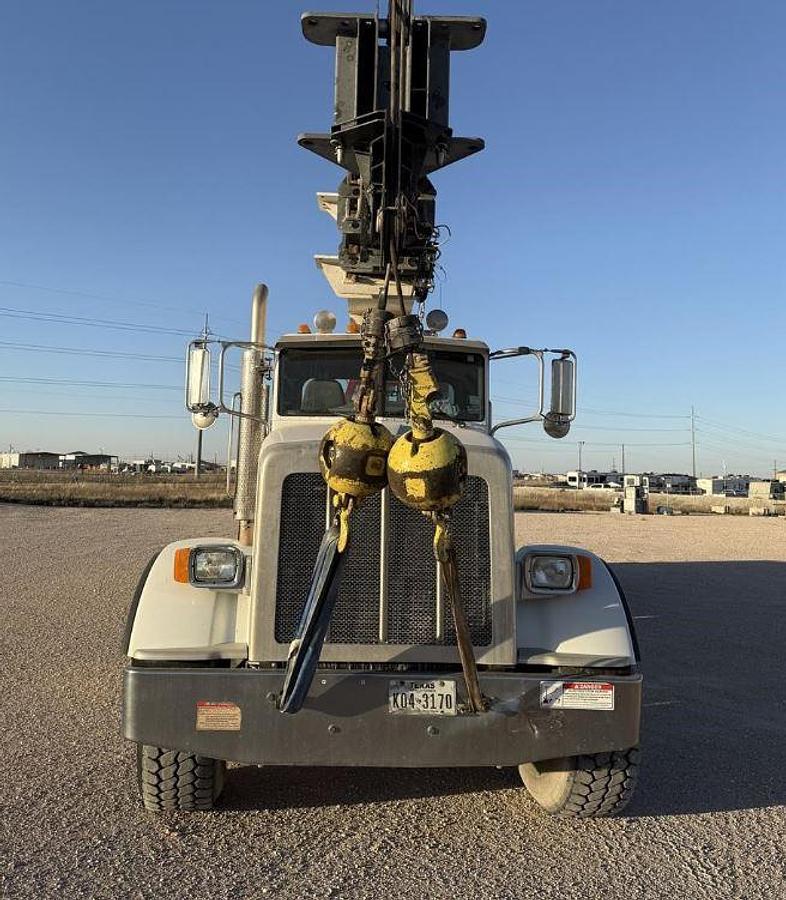 Used 2015 ELLIOTT 45127 MOUNTED ON 2015 PETERBILT 367