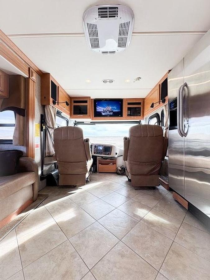 Used 2010 Fleetwood Discovery 40X